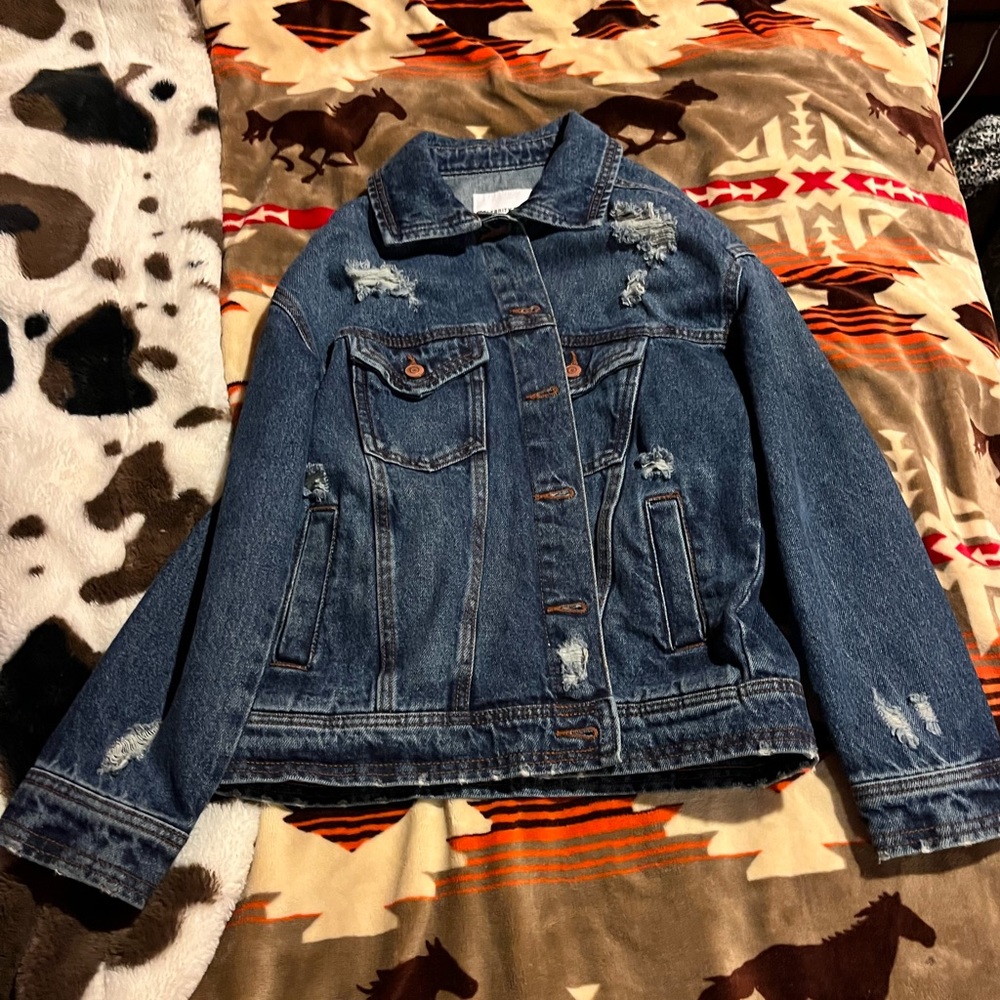 Ripped jeans jacket dark wash